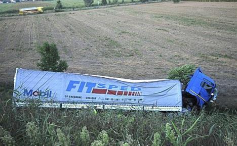 Şapte oameni, printre care un român, ucişi într-un accident aproape de Artand (FOTO)